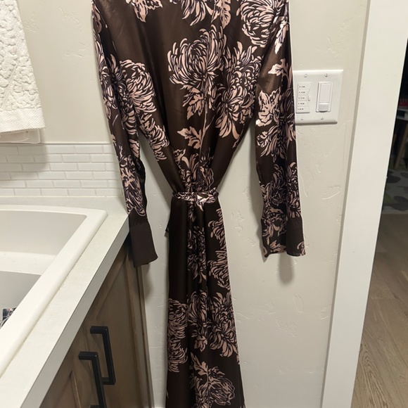 Nightgown & Matching Robe - Picture 8 of 8